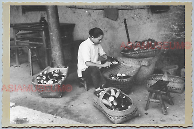 WW2 CHINA NANKING WOMEN STREET SCENE FOOD FRUIT SELLER Vintage Photo A22 中国旧老照片