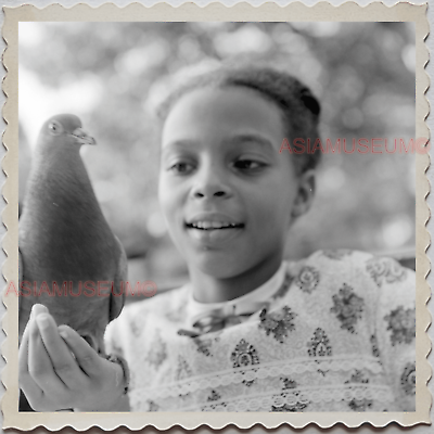 40s USA Lafayette Square Washington GIRL PIGEON PORTRAIT WW2 Vintage Photo S7593