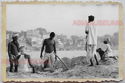 40s PORTRAIT Street Scene Calcutta Gay Topless Man B&W Vintage INDIA Photo 369