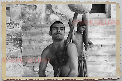 40s PORTRAIT STREET River GAY BOMBAY Topless Man B&W Vintage INDIA Photo 344