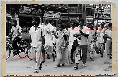 1940s New Delhi Men Trishaw Street Scene Women Trishaw Vintage INDIA Photo #1151