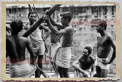 40s Street Scene Calcutta Group Gay Topless Man Shorts Vintage INDIA Photo 571