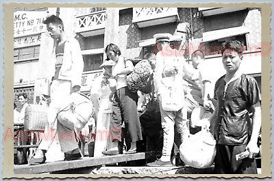 WW2 CHINA SHANGHAI JETTY BOAT PIER WORKER SHIP BUGGAGE Vintage Photo 中国上海老照片 295