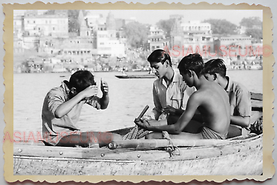 40s PORTRAIT Street Scene Calcutta Gay Topless Man B&W Vintage INDIA Photo 373