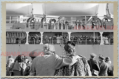 WW2 CHINA SHIP CRUISE PORT TERMINAL USA AMERICA WOMEN Vintage Photo A32 中国旧老照片