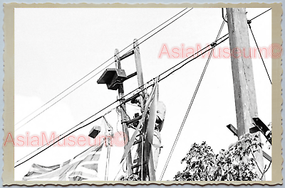 WW2 CHINA SHANGHAI HIGH VOLTAGE ELECTRICAL LINE WORKER Vintage Photo 中国上海老照片 284