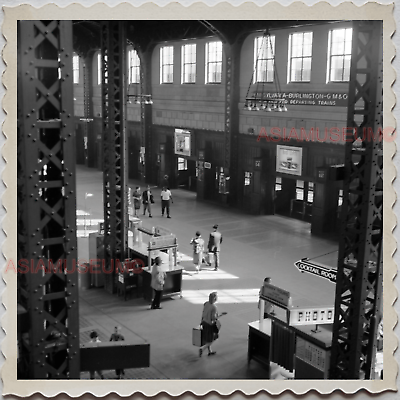 40s USA America CHICAGO TRAIN UNION STATION SHOP WOMEN  Vintage Photograph S8211