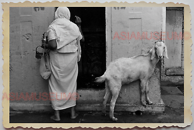 40s CALCUTTA BOMBAY STREET SCENE GOAT MAN MILK PRAY B&W Vintage INDIA Photo #7