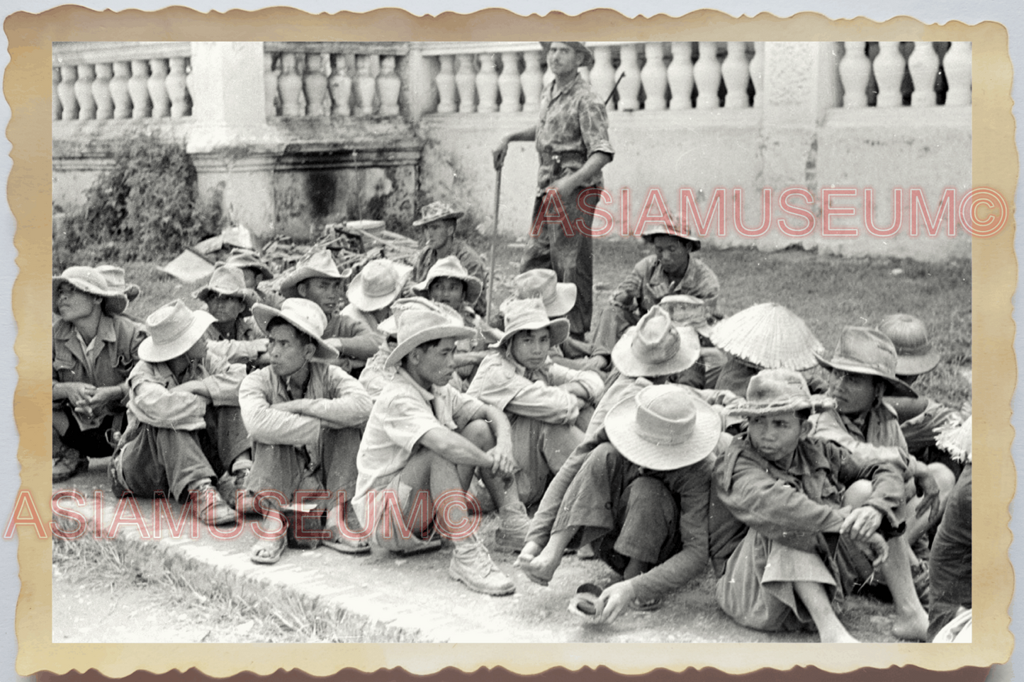 40s WW2 Vietnam HANOI VILLAGE FRENCH ARMY VIET MINH PRISONER Vintage Photo 25344