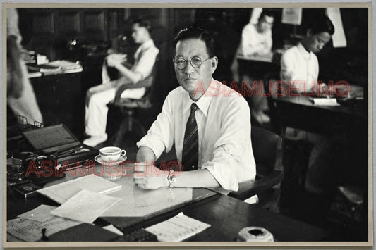 WW2 Man Office Wear Portrait HONG KONG VINTAGE PHOTO POSTCARD RPPC 1146 香港舊照片明信片