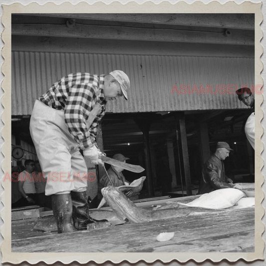 50s KETCHIKAN BOROUGH ALASKA TOTEM POLES HARBOR FISHERMAN VINTAGE USA Photo 7920