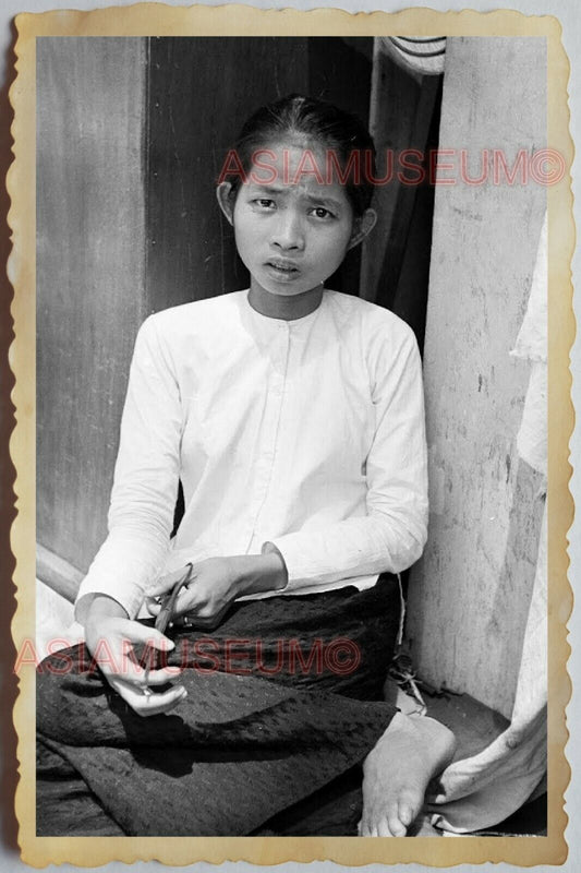 40s Vietnam War SAIGON VILLAGE YOUNG GIRL PORTRAIT MARKET  Vintage Photo 1485