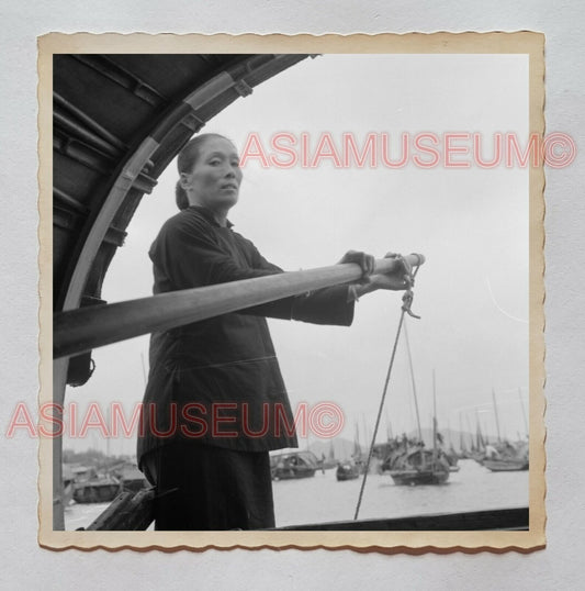 Old Women Lady Steering Boathouse Ship Junk Sea Hong Kong Photograph 香港旧照片 30346