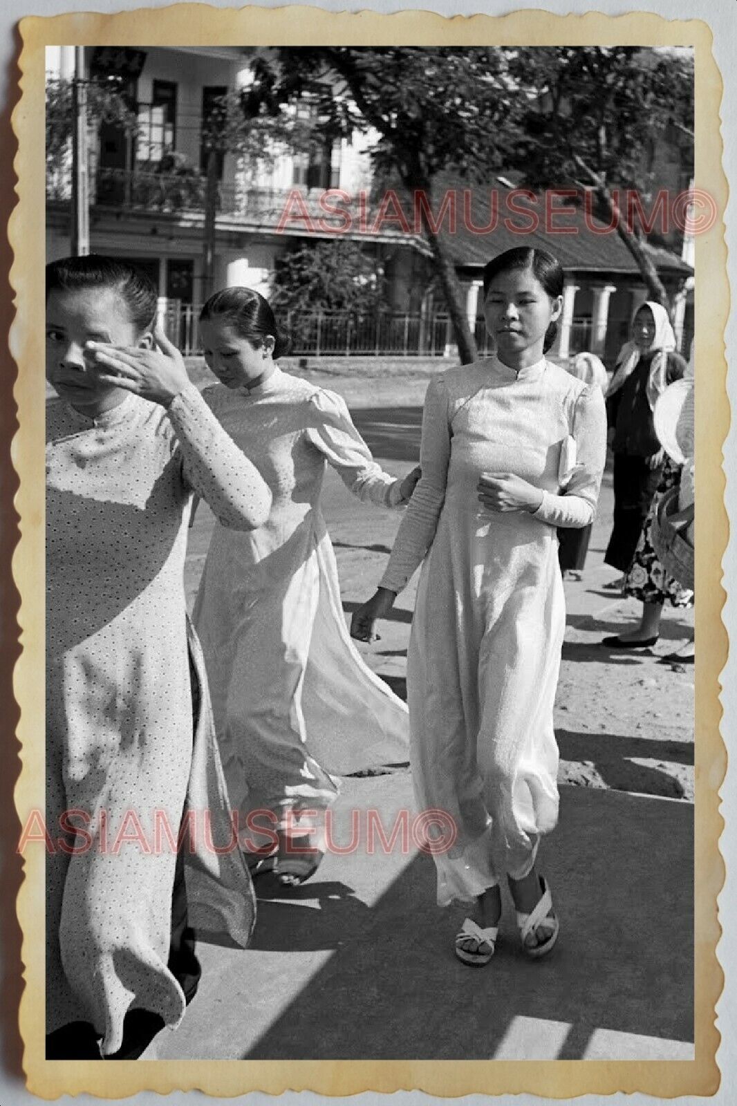 50s Vietnam SAIGON STREET SCENE BEAUTIFUL YOUNG LADY DRESS  Vintage Photo 634