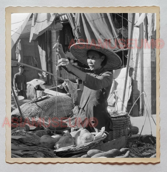 Women Vegetable vendor Street market B&W Old Vintage Hong Kong Photo 香港旧照片 28297