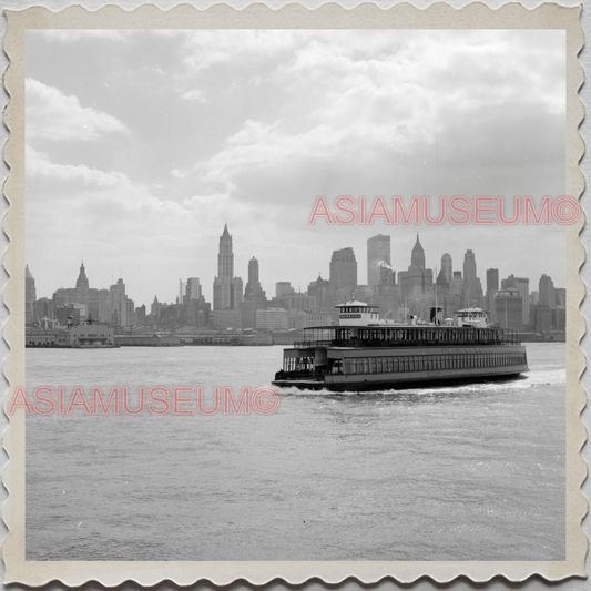 50s MANHATTAN NEW YORK CITY FERRY SKYLINE WATERWAY VINTAGE US OLD USA Photo 8984