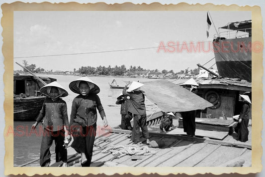 50s Vietnam War Women Lady Pier Boat Ship House Mekong River Vintage Photo #759