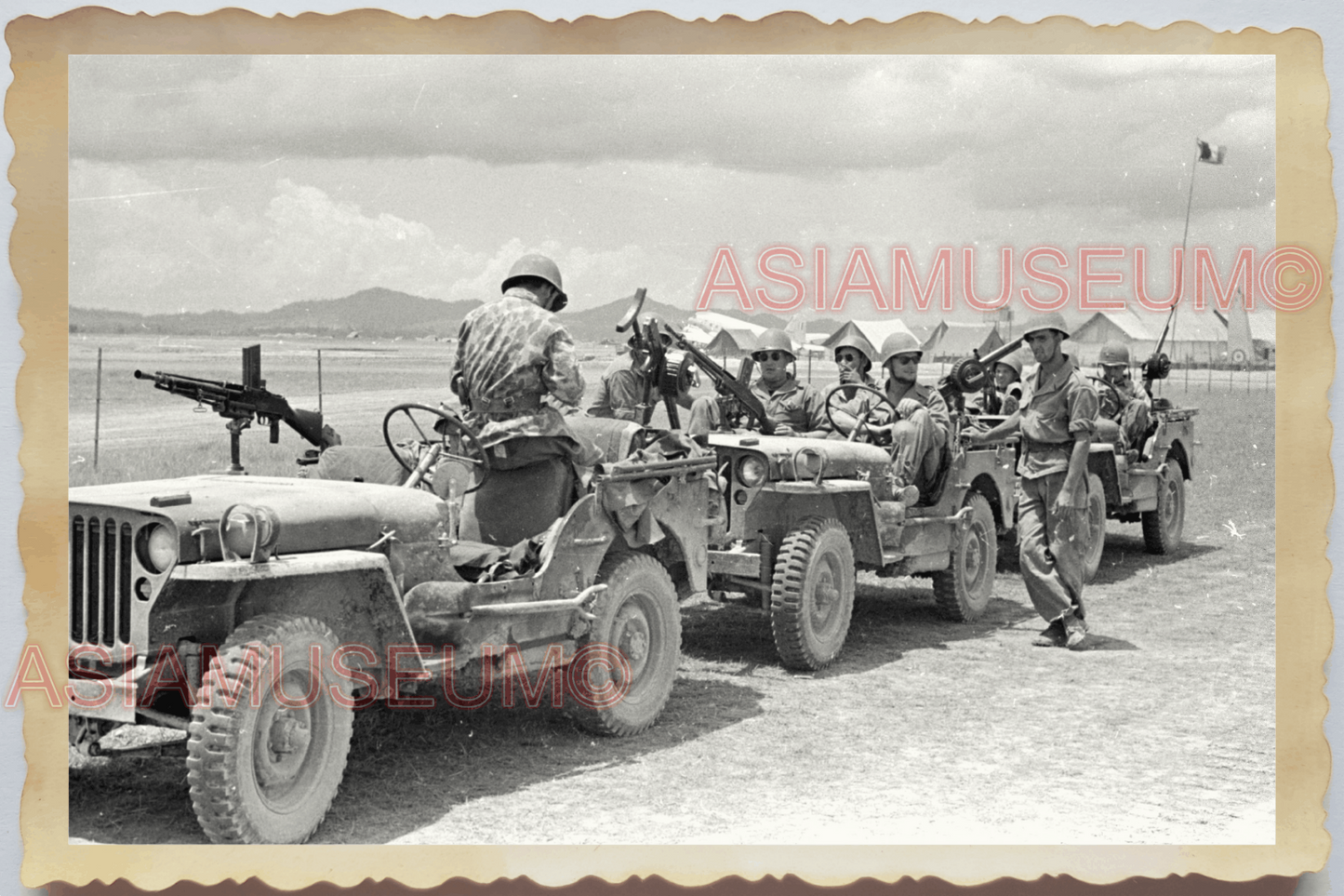 40s WW2 Vietnam INDOCHINA WAR ARMY SOLDIER TRUCK JEEP GUN ii Vintage Photo 24051