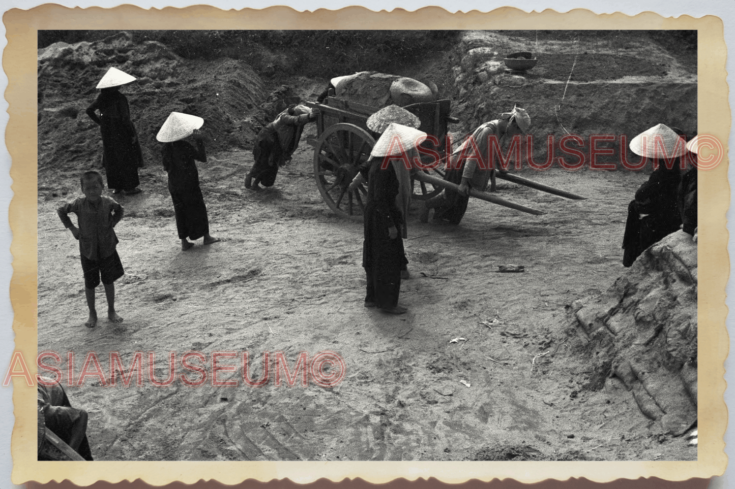 40s WW2 Vietnam HANOI WAR ANTI JAPANESE AIR RAID SHELTER OLD Vintage Photo 04319