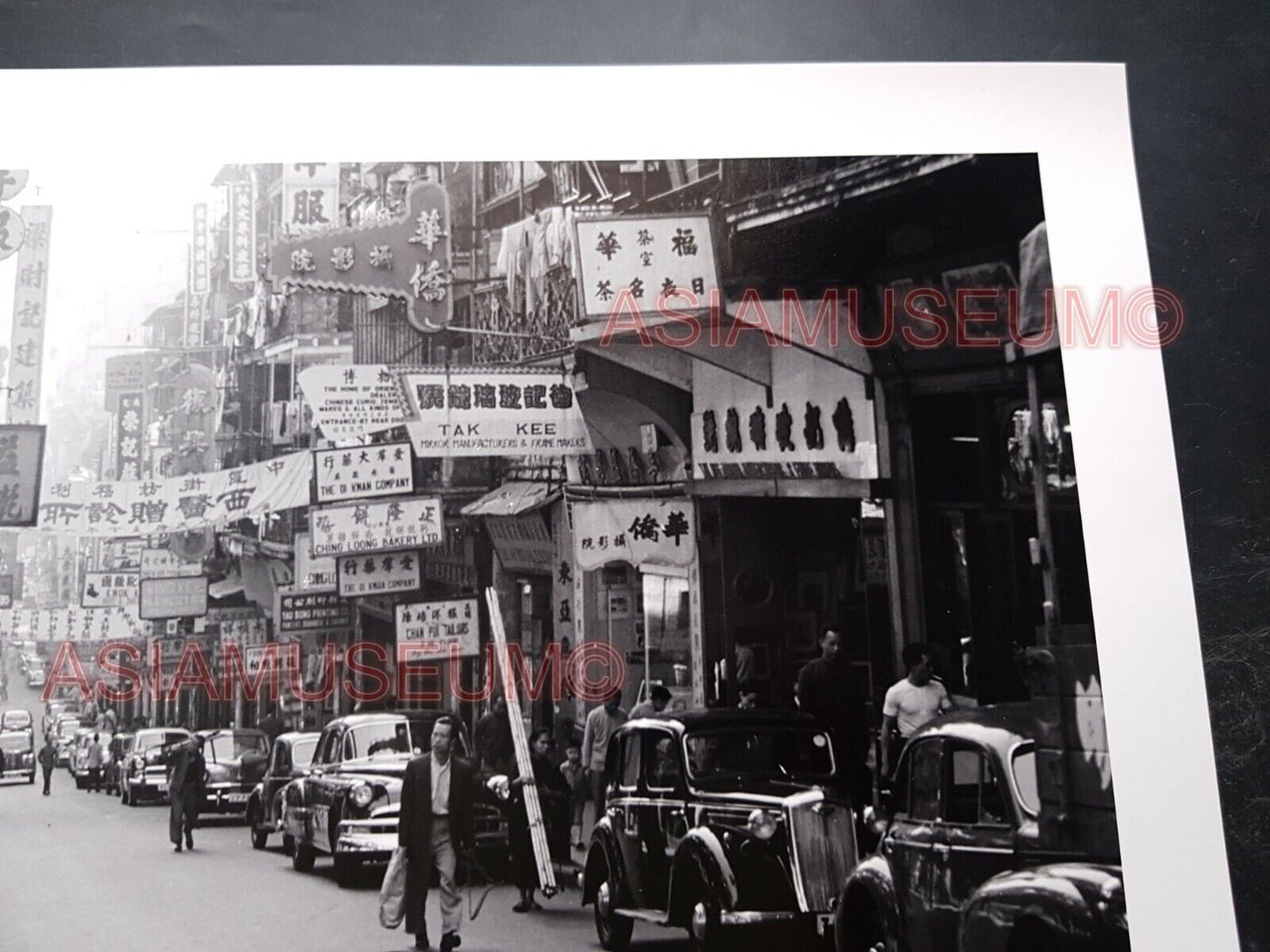 40's Large HONG KONG LADY STREET SCENE SHOPPING CAR SIGN Old Vintage Photo 香港老照片