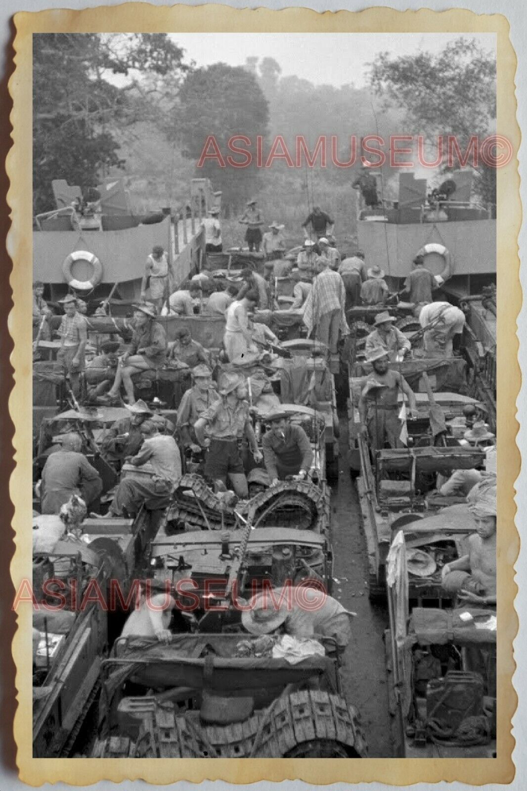 40s Vietnam War SAIGON ARMY SOLDIER TRUCK JEEP TANK TOPLESS Vintage Photo 1680