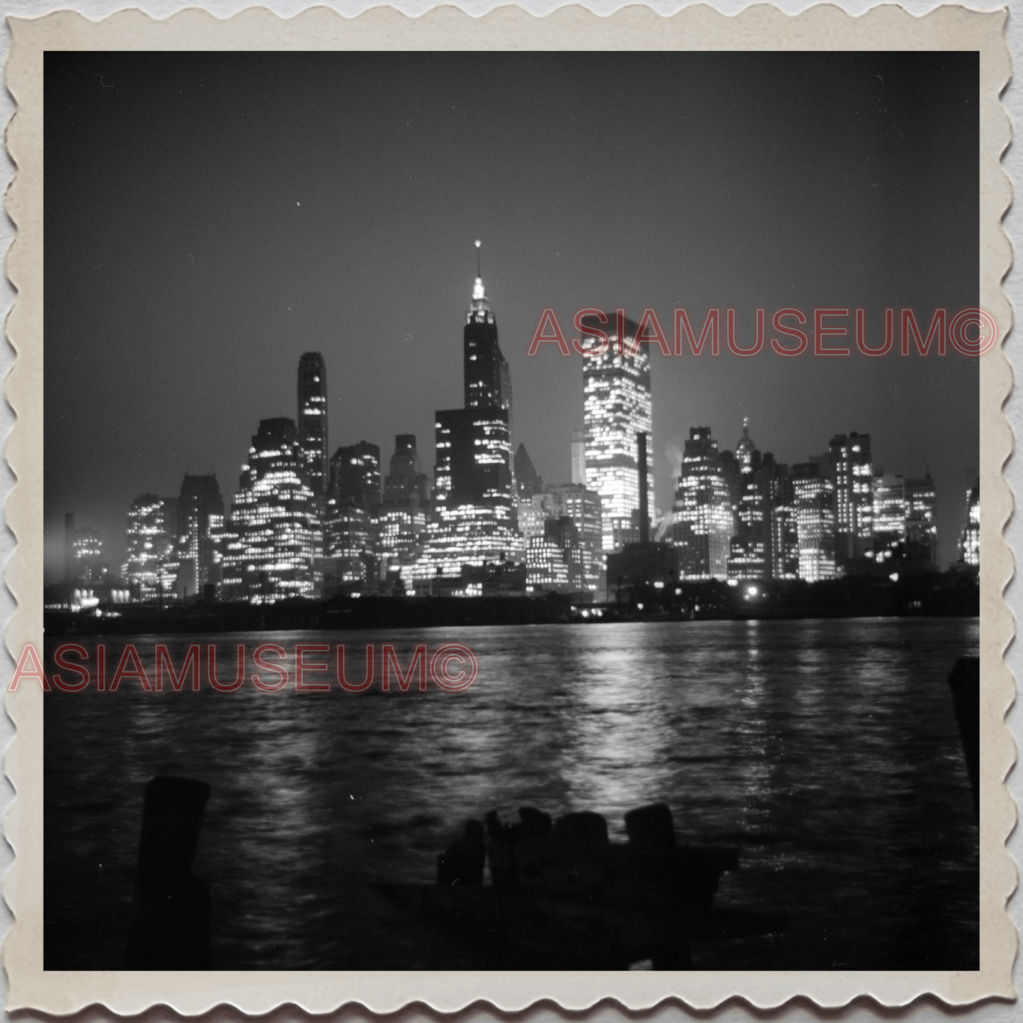 50s MANHATTAN NEW YORK CITY NIGHT SKYLINE EAST RIVER VIEW OLD USA Photo 12436