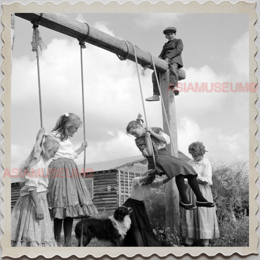 50s VIRGINIA CITY STOREY NEVADA RENO SCHOOL CHILDREN PLAY VINTAGE USA Photo 8440