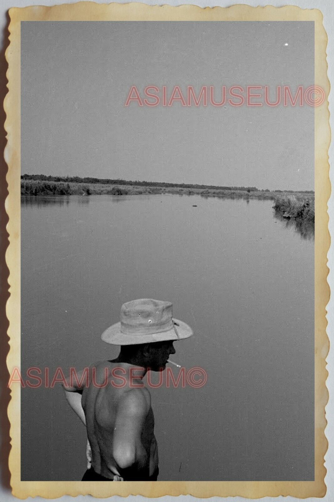 50s Vietnam SAIGON RIVER ARMY SOLDIER TOPLESS MAN GAY SMOKING Vintage Photo 375