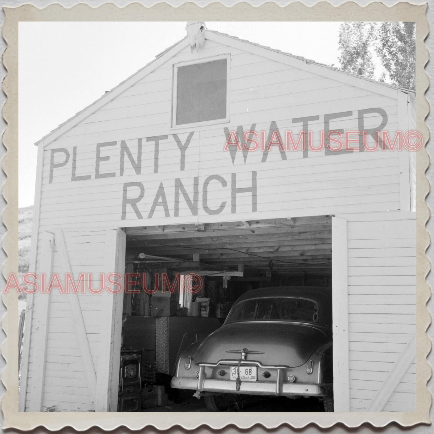 50s CASCADE COUNTY MONTANA CAR PARKED GARAGE US USA AMERICA VINTAGE Photo 11651