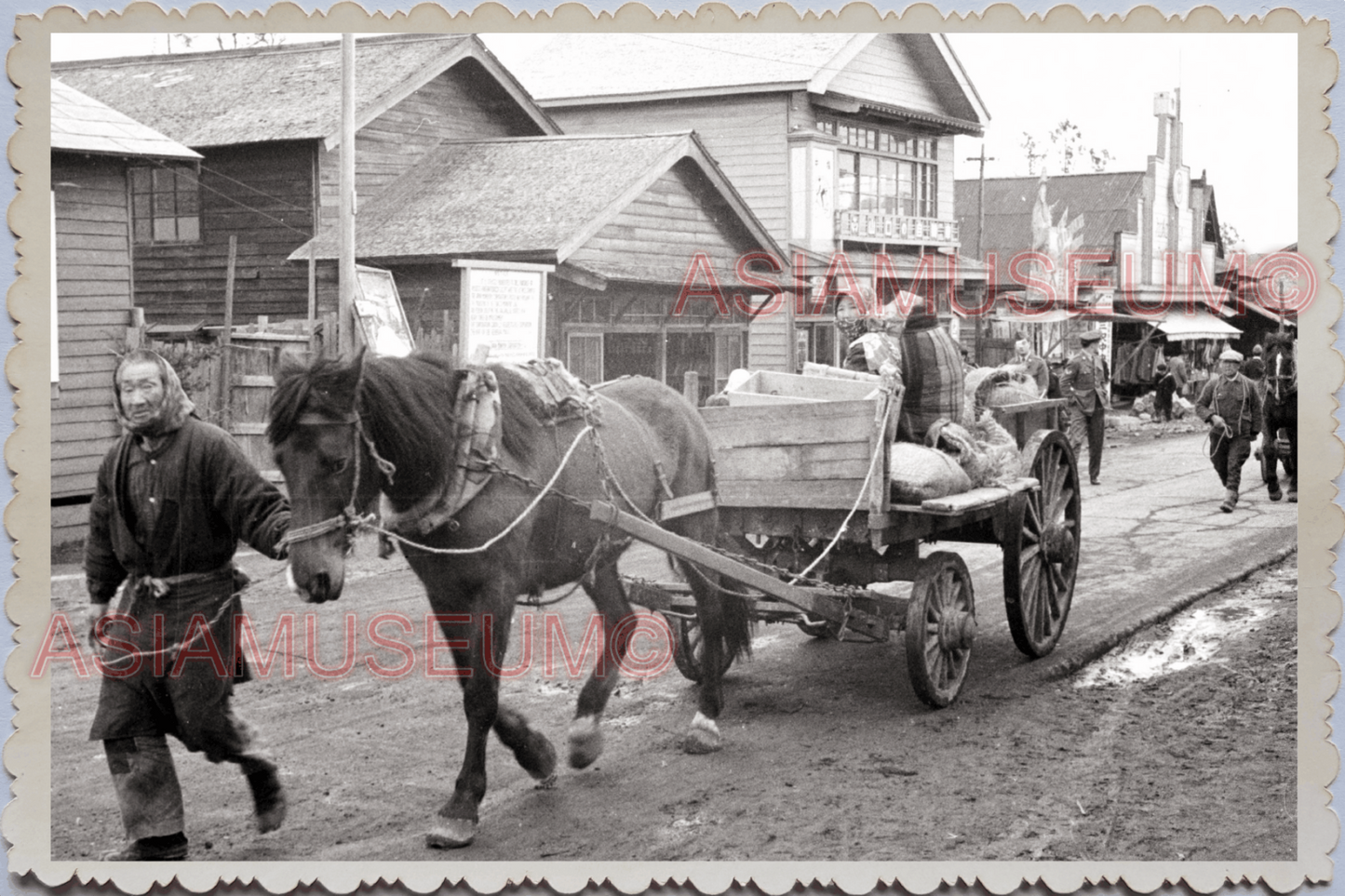 WW2 JAPAN TOKYO MAN HORSE CART CARRIAGE CHARIOT STREET SCENE Vintage Photo 24724