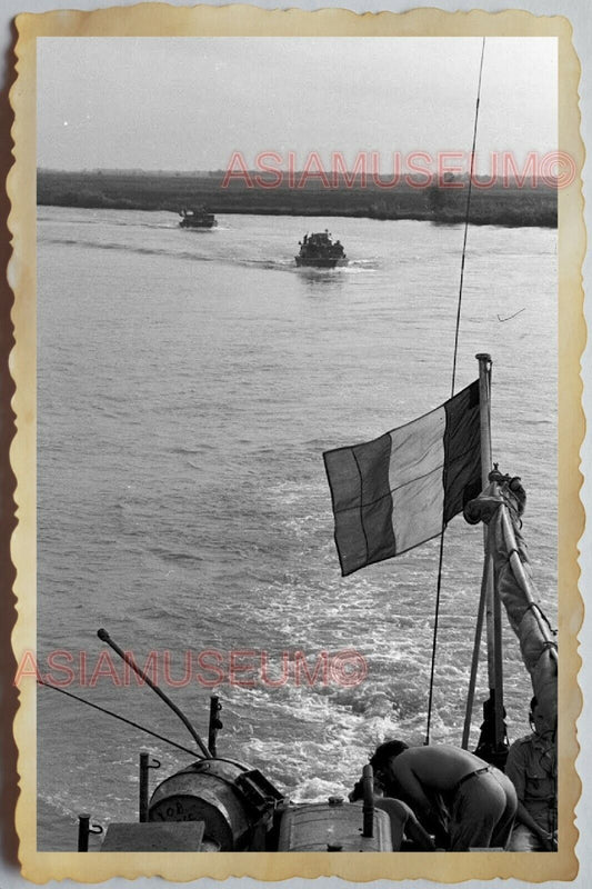 40s Vietnam War FRANCE FLAG ARMY SOLDIER BOAT SHIP TOPLESS MAN OLD Photo 1637