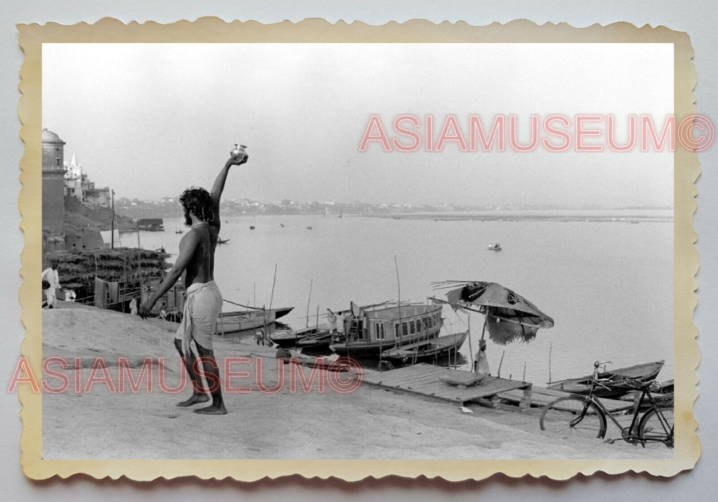 1940s Calcutta GANGES RIVER PRAY DEVOTEE TEMPLE B&W  Vintage INDIA Photo #1109