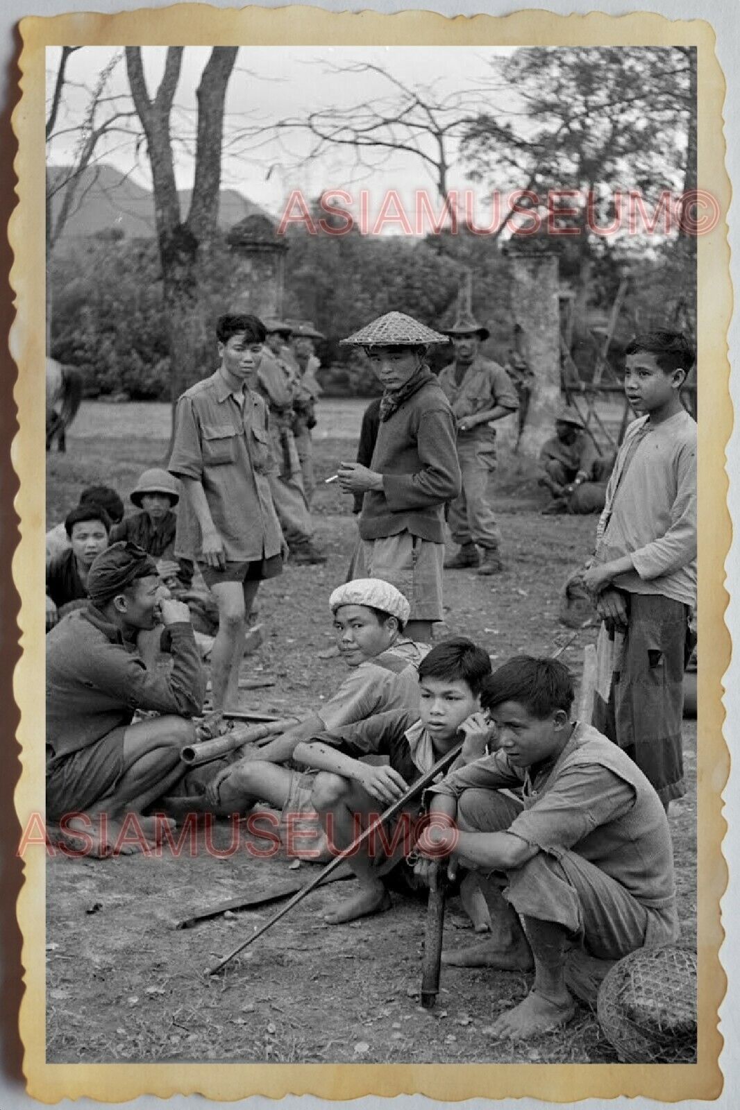 50s Vietnam SAIGON VIETCONG VIETNAMESE ARMY FARMER WEAPON OLD Vintage Photo 678