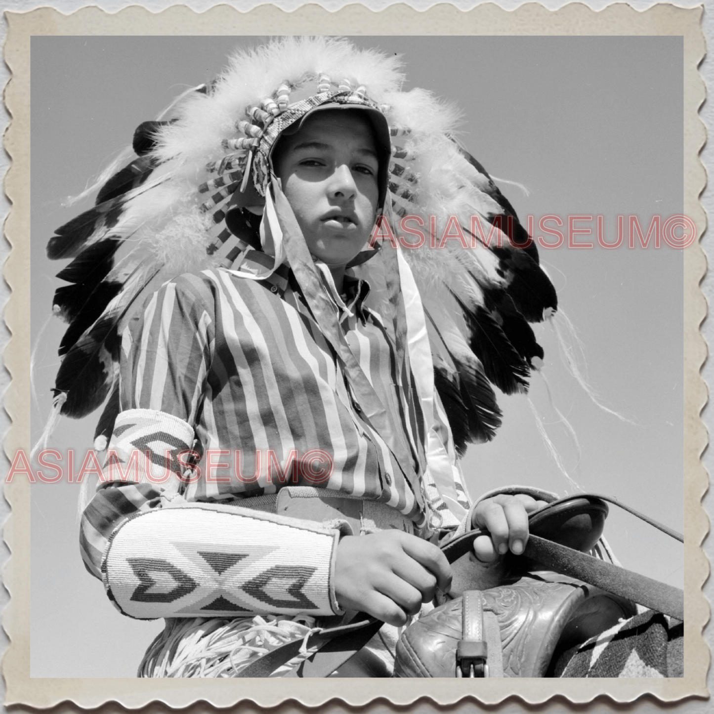 50s CROW TRIBE BIG HORN COUNTY MONTANA AGENCY BOY HORSE VINTAGE USA Photo 12129