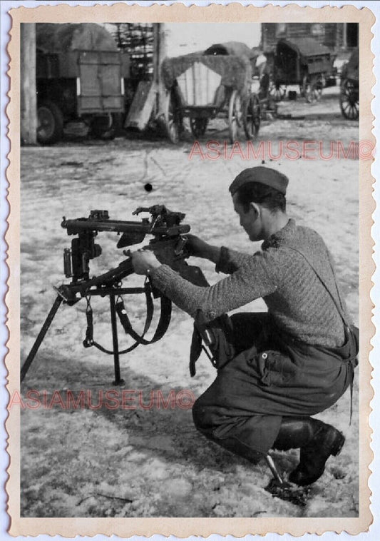 WWii EUROPE D-DAY Soldier Machine Gun Training War Barrack Cart D-DAY Photo G64