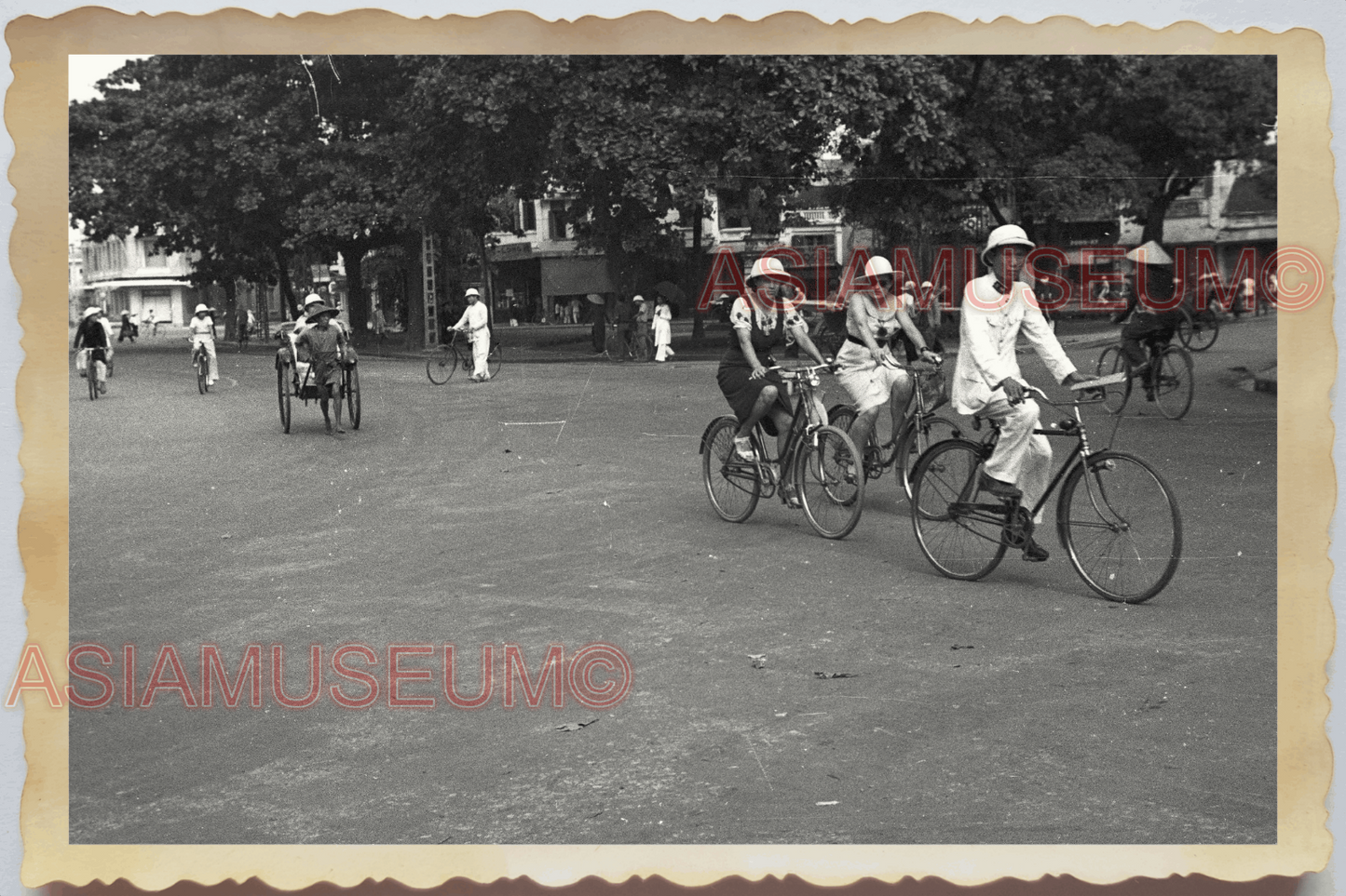 40s WW2 Vietnam STREET SCENE CITY HALL BICYCLE RICKSHAW OLD Vintage Photo 04297