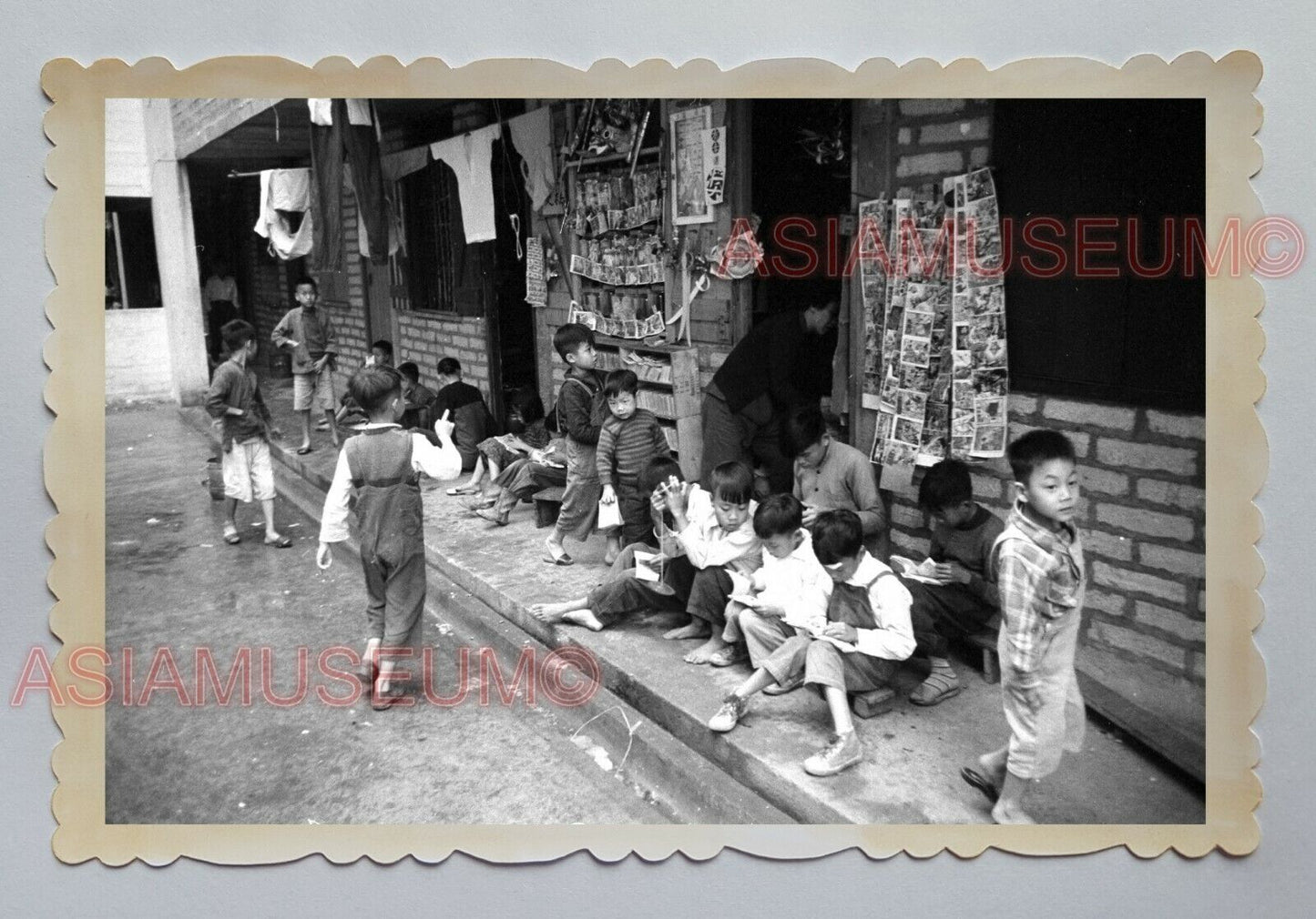 Shek Kip Mei House Children Boys Play Street VINTAGE HONG KONG Photo 23302 香港旧照片