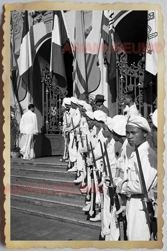 50s Vietnam SAIGON ARMY SOLDIER CITY HALL FLAG FRENCH GENERAL Vintage Photo #866