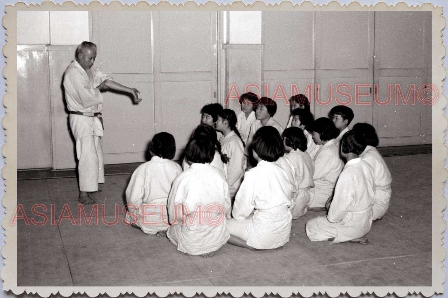 50s JAPAN TOKYO JUDO KARATE STUDENT INSTRUCTOR CLASS  Old Vintage Photo 25702