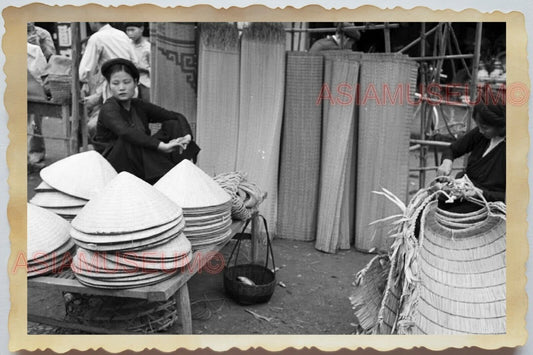 50s Vietnam War Saigon Ho Chi Minh Women Lady Market Straw Hat Vintage Photo 728