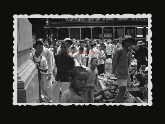 40s BRITISH COLONY BUILDING STREET BOY BUS MAN Vintage Hong Kong Photograph 1163