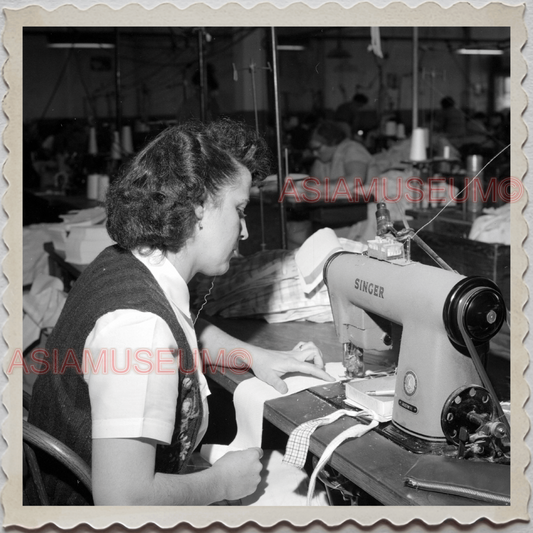 50s SUNBURY NORTHUMBERLAND PENNSYLVANIA WOMEN SEWING FACTORY OLD USA Photo 9390