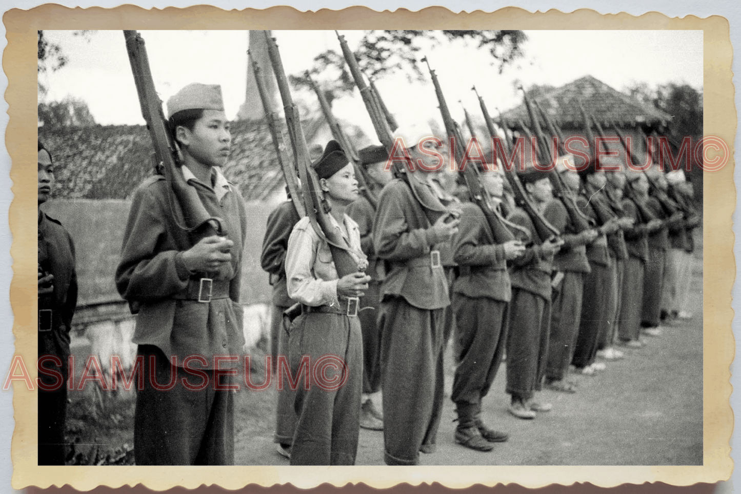 40s WW2 Vietnam FRENCH SOLDIER ARMY GUERILLA RIFLE RECRUIT Vintage Photo 27707