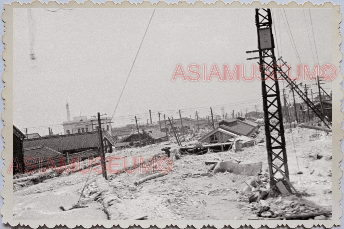 WW2 JAPAN KOBE VILLAGE HOUSE FLOOD BUILDING RAILROAD WORKER Vintage Photo #18811