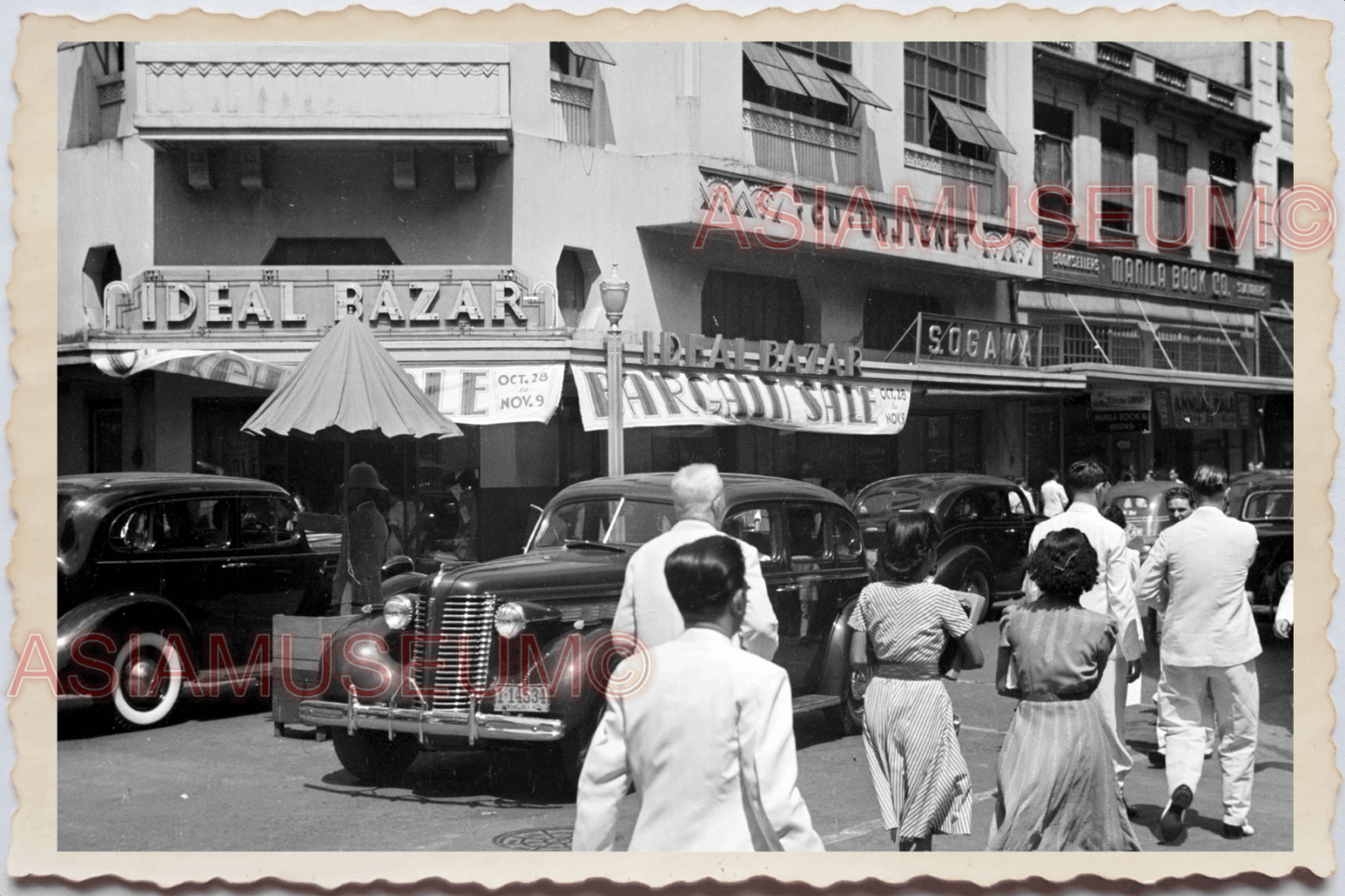 50s PHILIPPINES LUZON MANILA STREET SCENE TRUCK CAR BAZAAR Vintage Photo 30203