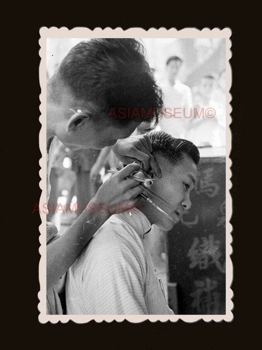 Central Pottinger Street Market Barber Young Man Hong Kong Photograph 香港旧照片 2610