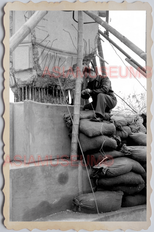 40s MACAU MACAO MAN EXPLOSIVE MONUMENT TOWER BUILDING Vintage Photo 澳门旧照片 26662