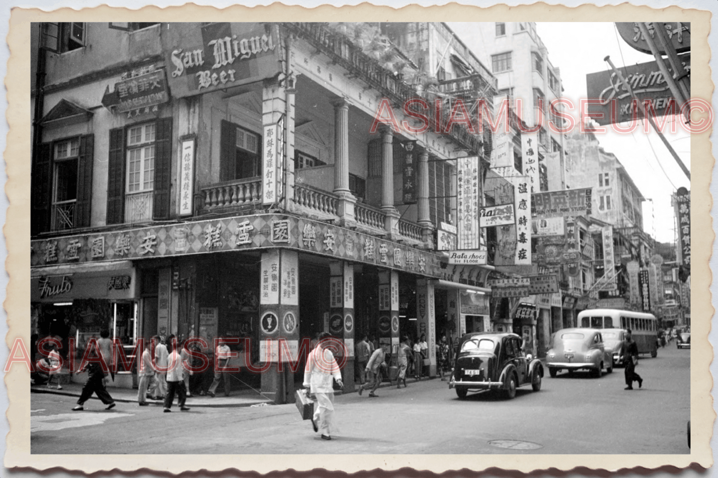 50s PHILIPPINES MANILA SAN MIGUEL BEER SIGN STREET SCENE CAR Vintage Photo 27204