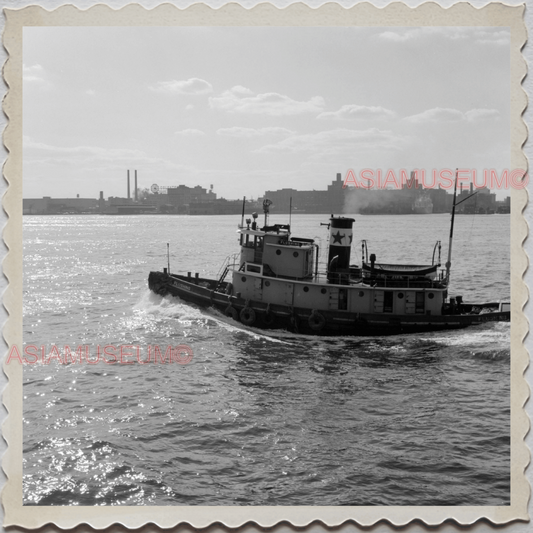 50s HUDSON RIVER NEW YORK JERSEY ALBANY TUG BOAT SKYLINE VINTAGE USA Photo 8558