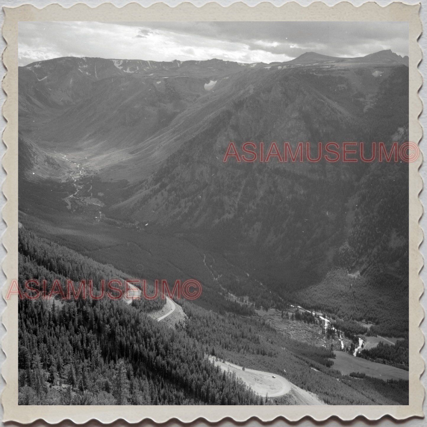 50s YELLOWSTONE NATIONAL PARK WYOMING PARK MOUNTAIN ROAD VINTAGE USA Photo 9881